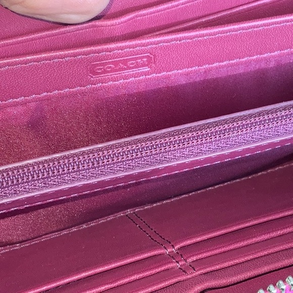 Coach New York Wallet - Picture 7 of 8